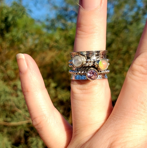 New Ethiopian Opal, Rainbow Moonstone and Pink Topaz Silver Spinner Ring. - Picture 10 of 16
